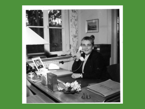 Antonie Nopitsch in ihrem Büro in Stein bei Nürnberg Antonie Nopitsch am Schreibtisch